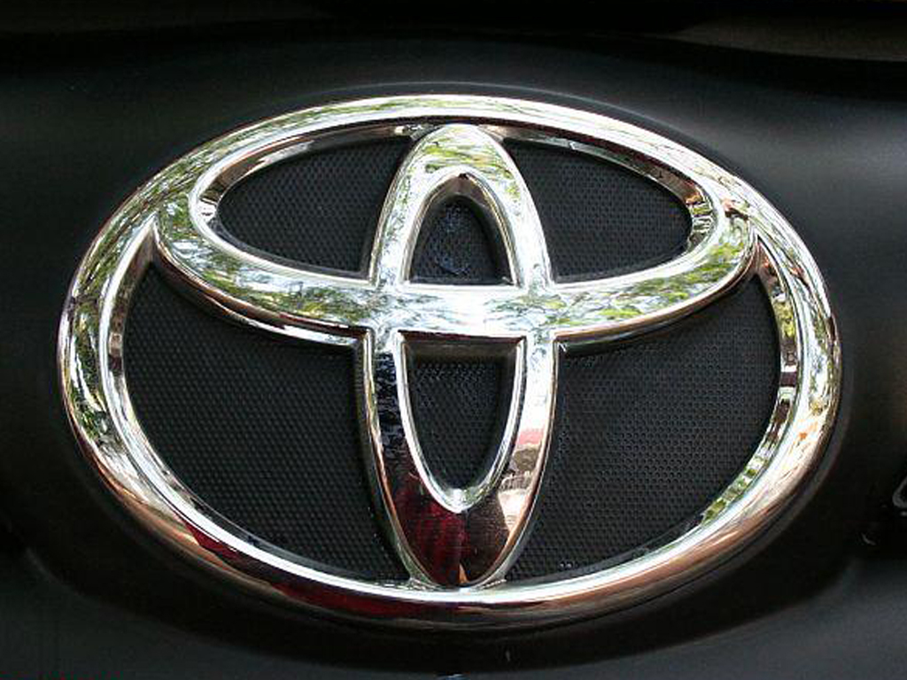 Toyota Innova Car